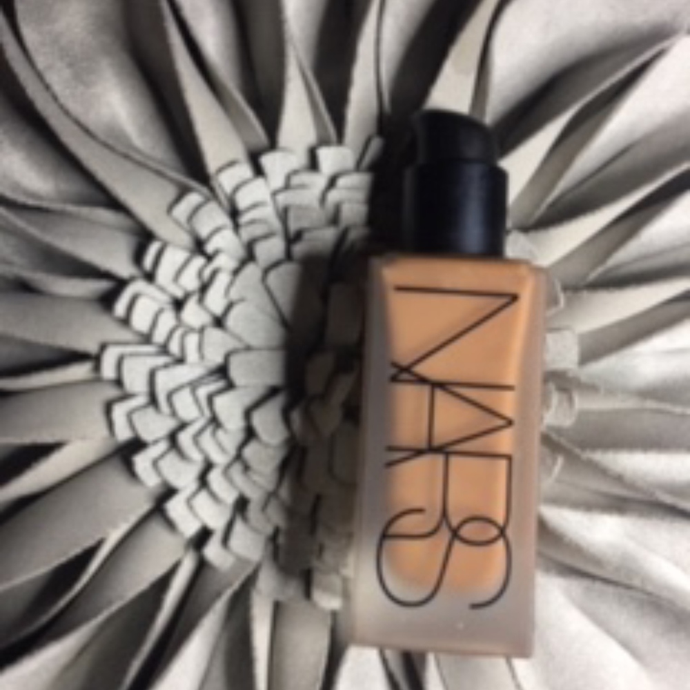 NARS Sheer Glow Foundation
